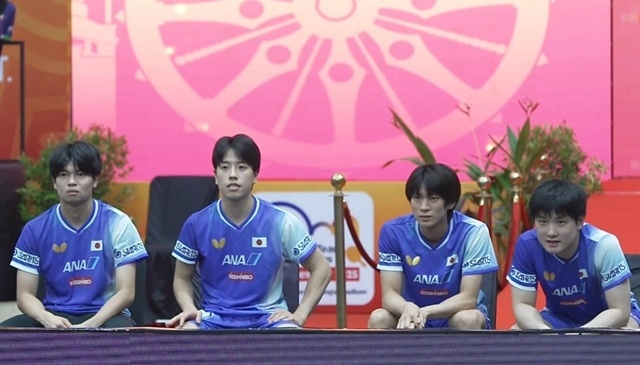 全队呆若木, 逆转打下基 全队呆若木, 逆转打下基