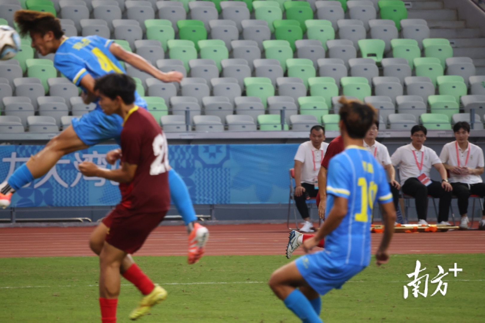 严格执行教 严格执行教